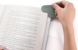 Wayzton Leather Heart Bookmarks - Cute Corner Page Accessories for 2025